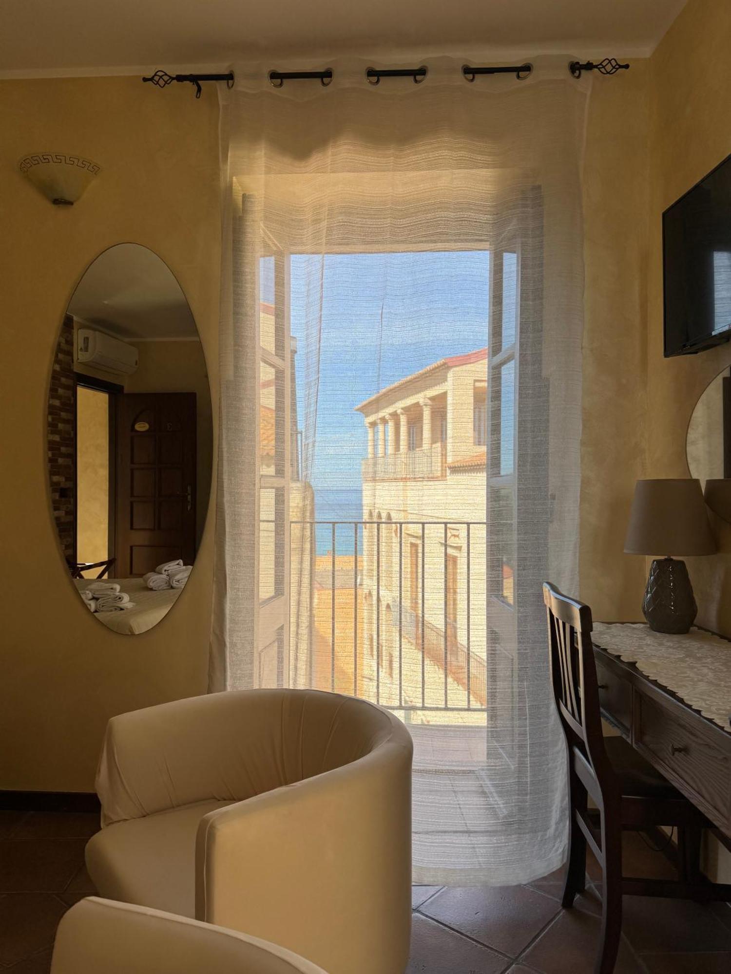 B&B Rivellini Tropea Luaran gambar