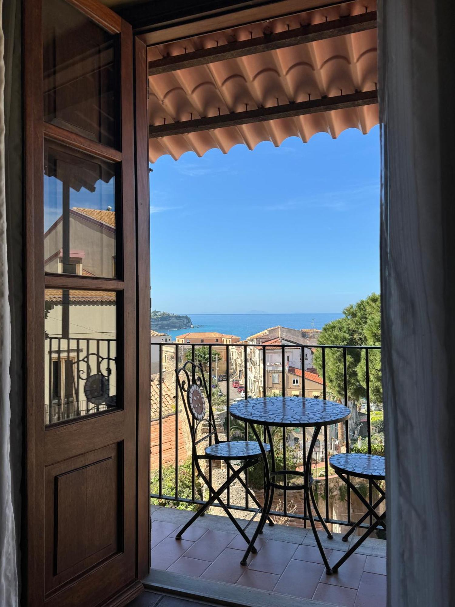 B&B Rivellini Tropea Luaran gambar