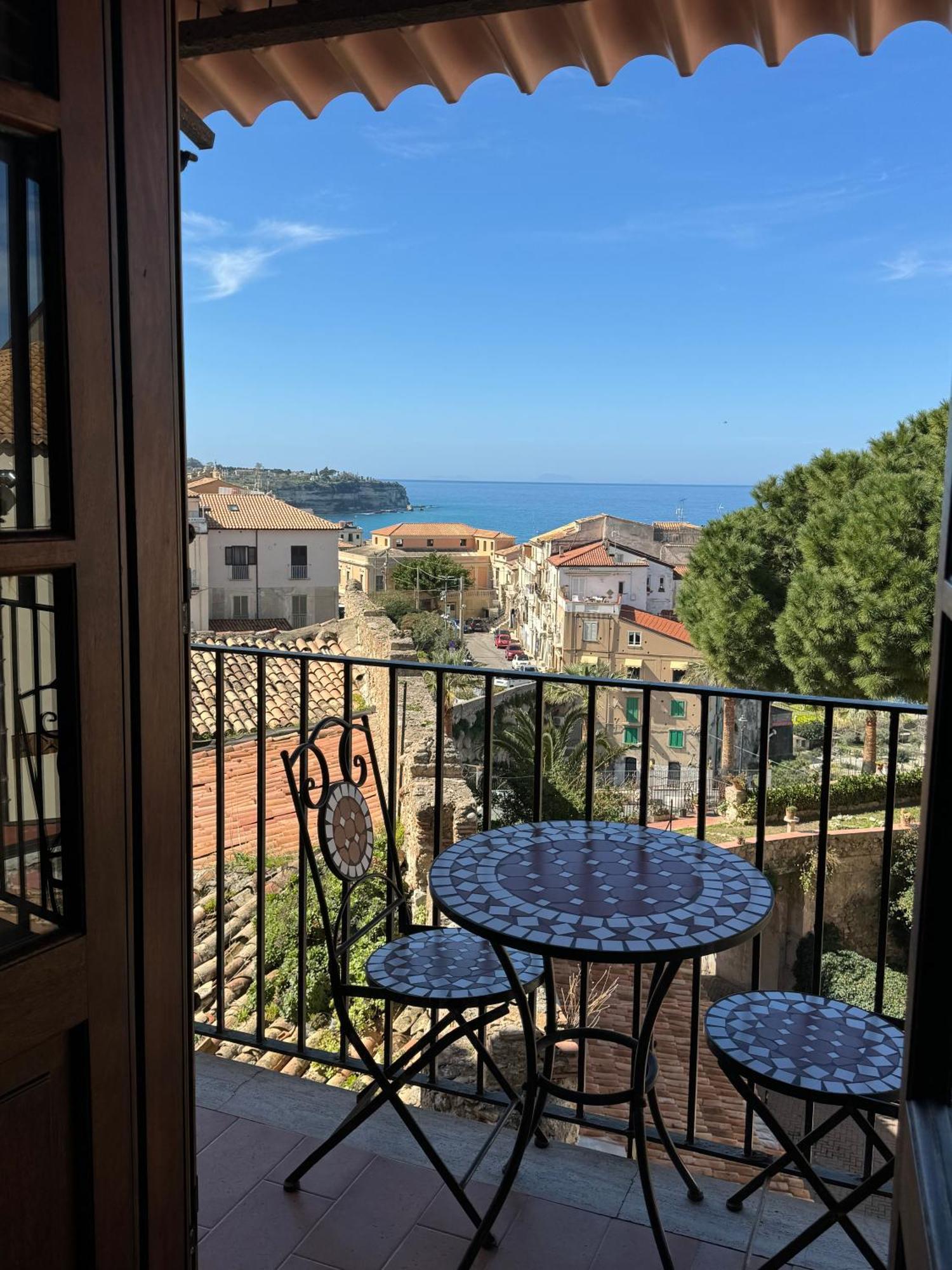 B&B Rivellini Tropea Luaran gambar