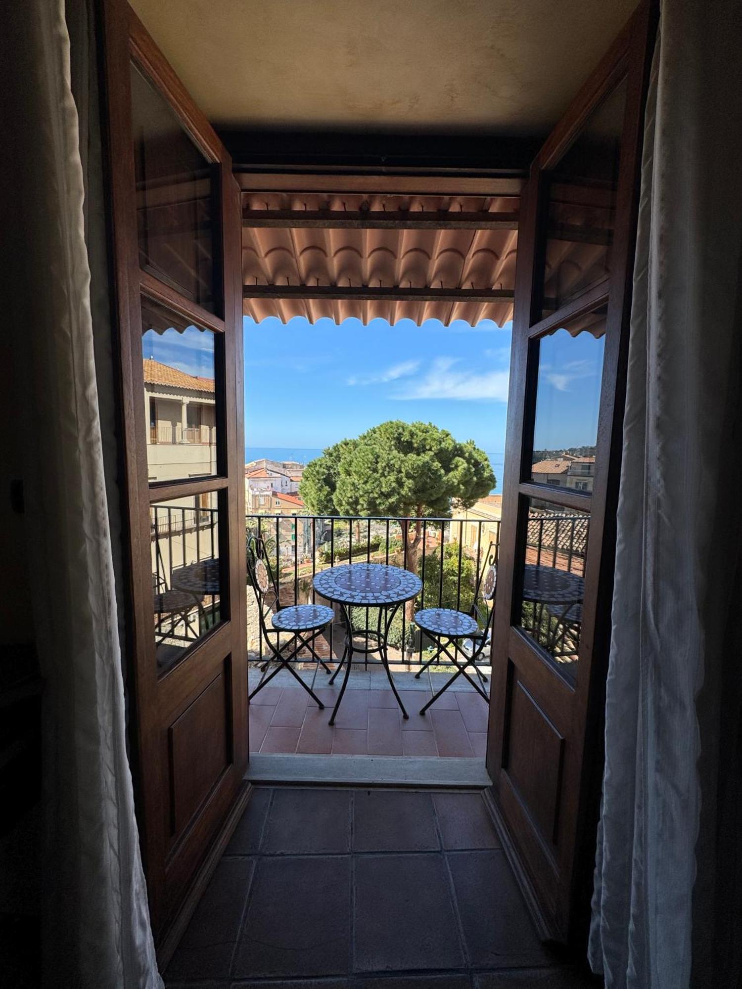 B&B Rivellini Tropea Luaran gambar
