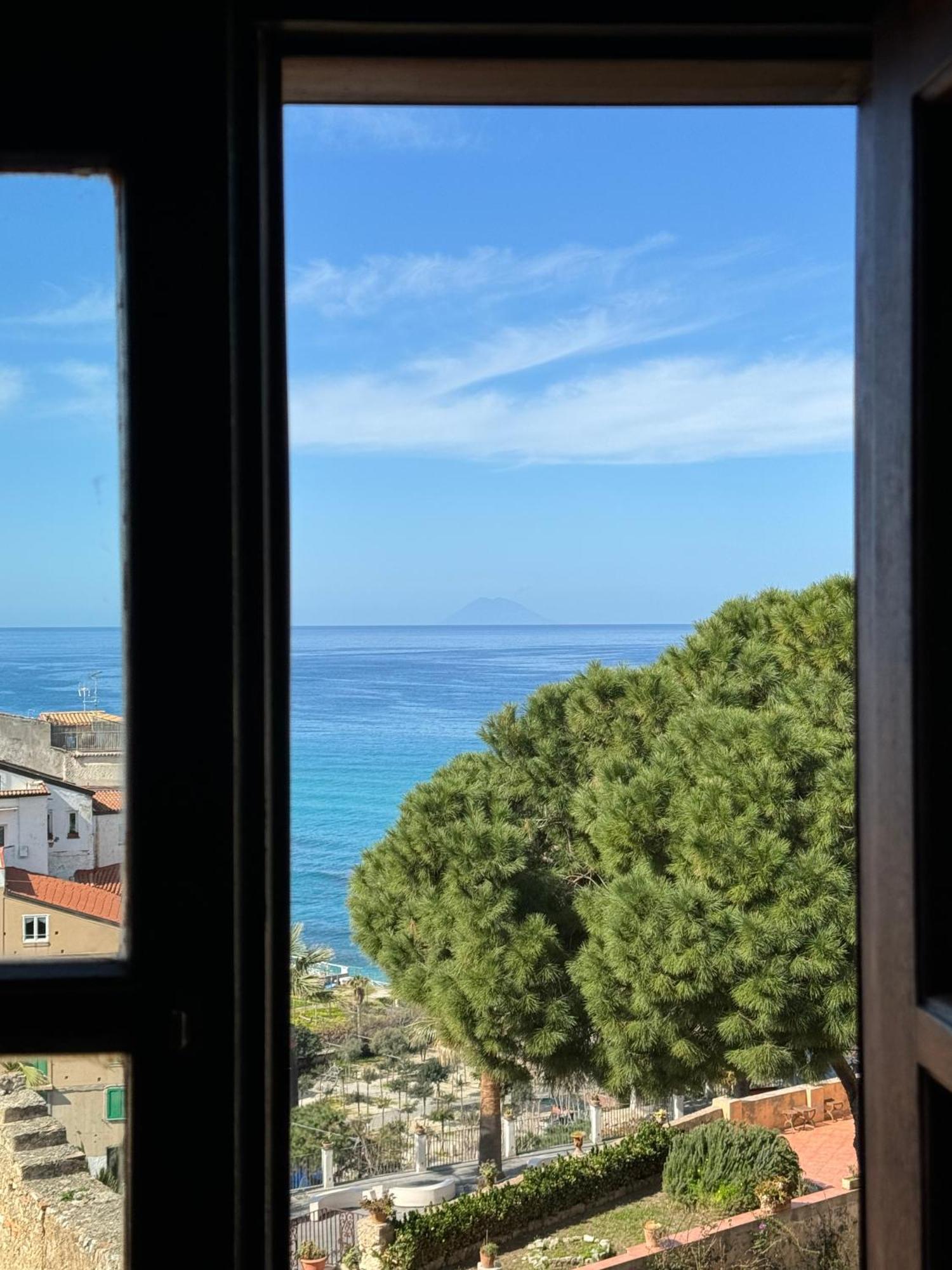 B&B Rivellini Tropea Luaran gambar