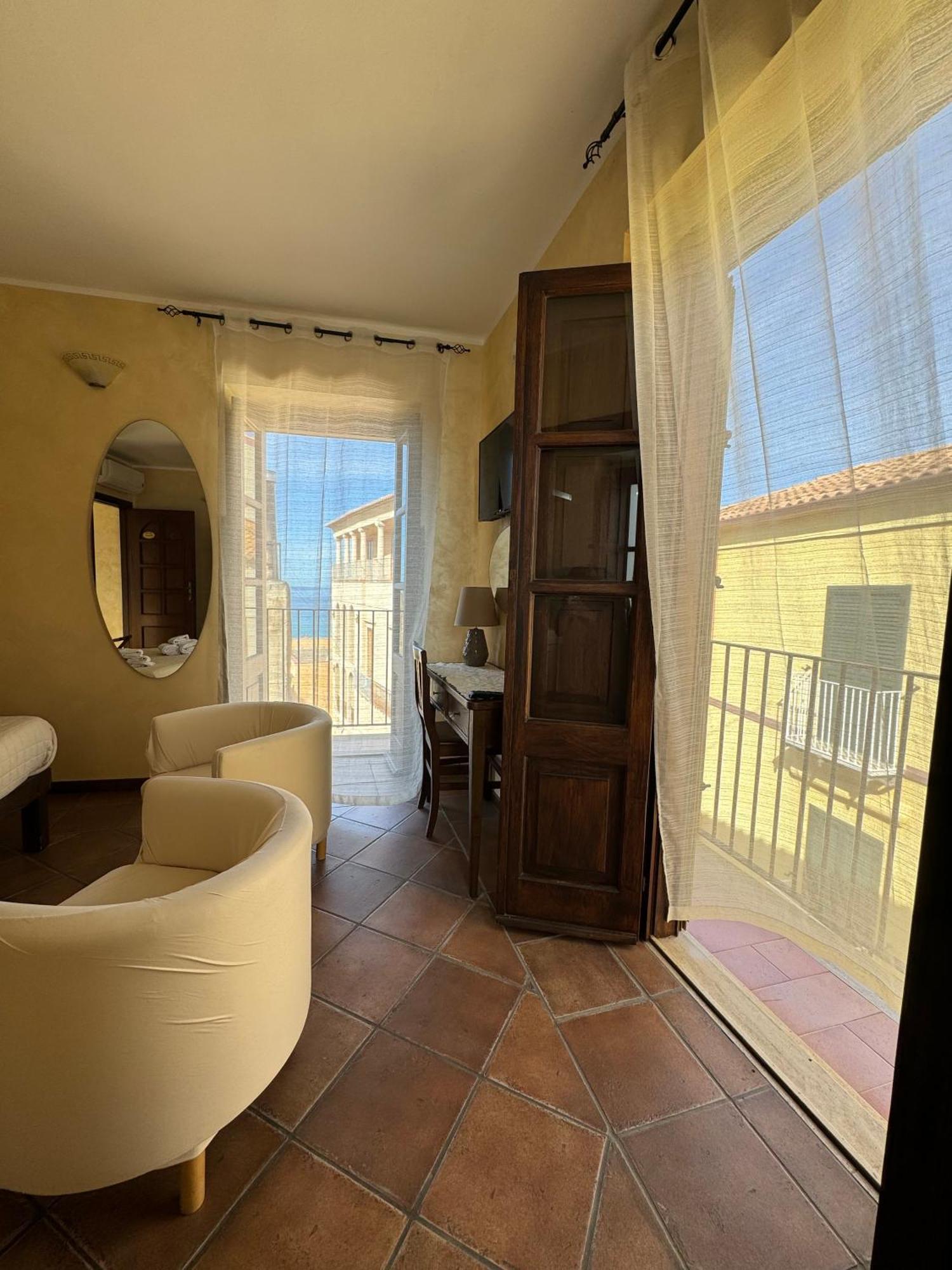 B&B Rivellini Tropea Luaran gambar