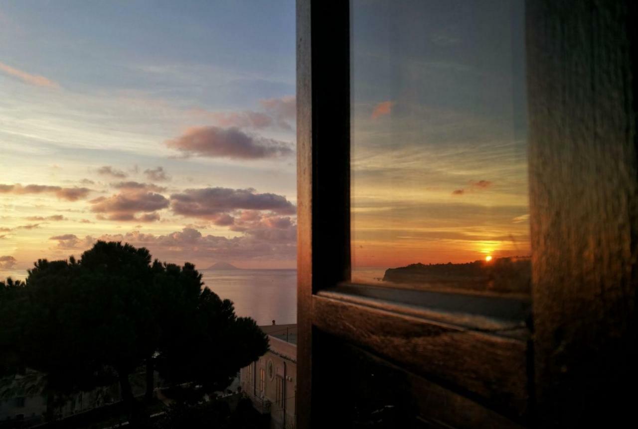 B&B Rivellini Tropea Luaran gambar
